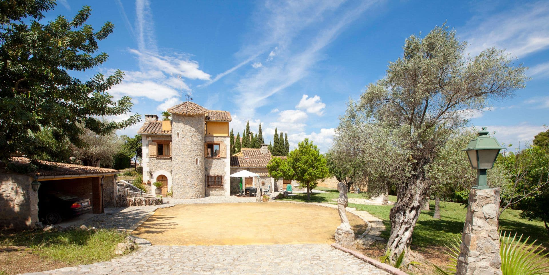 Willa z krytym basenem i ogrodem w La Eliana, na sprzedaż.